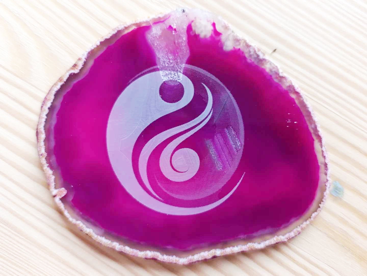 Achát jing-jang ružový